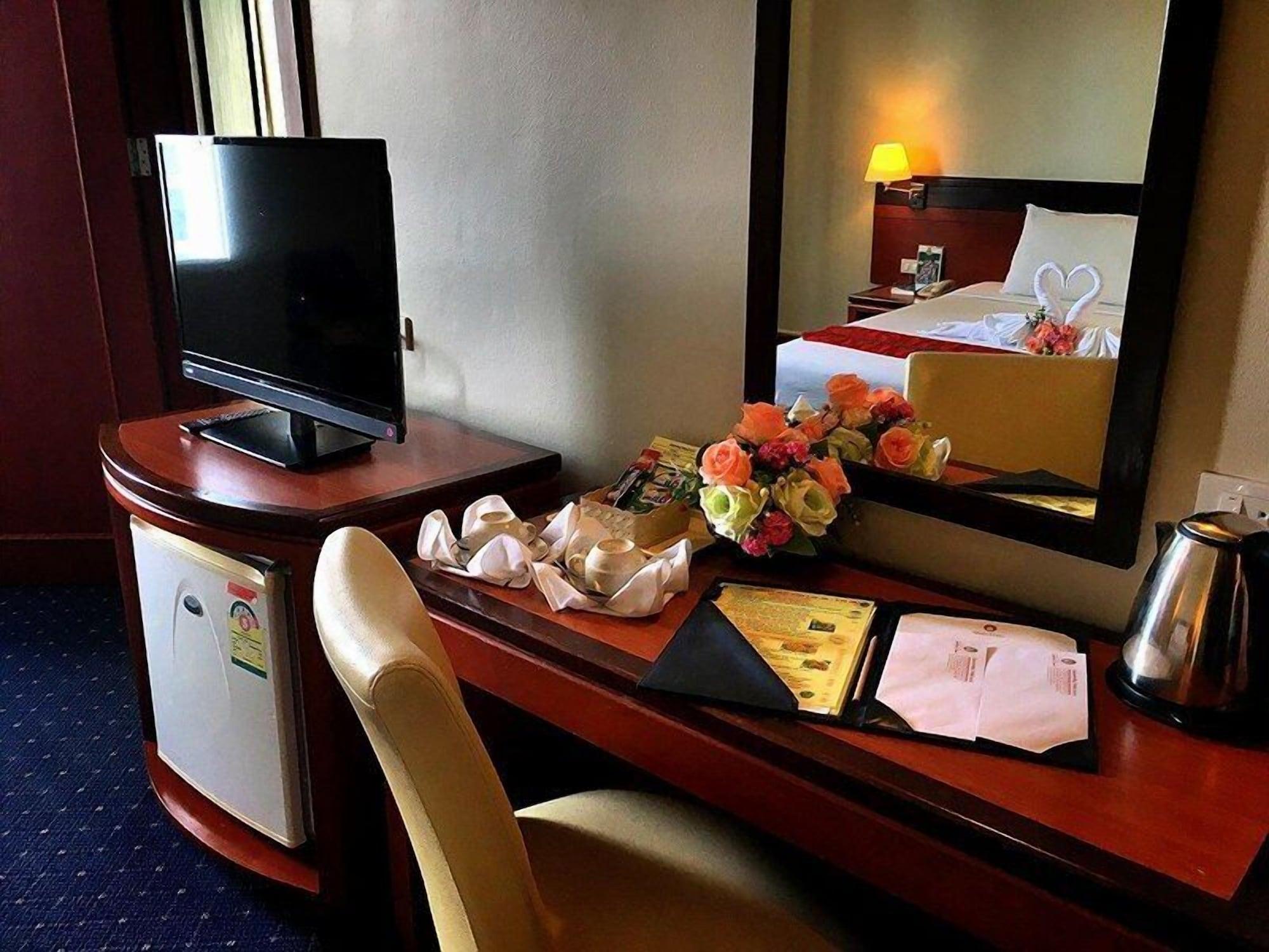 Hatyai Golden Crown Hotel Hat Yai Exteriör bild