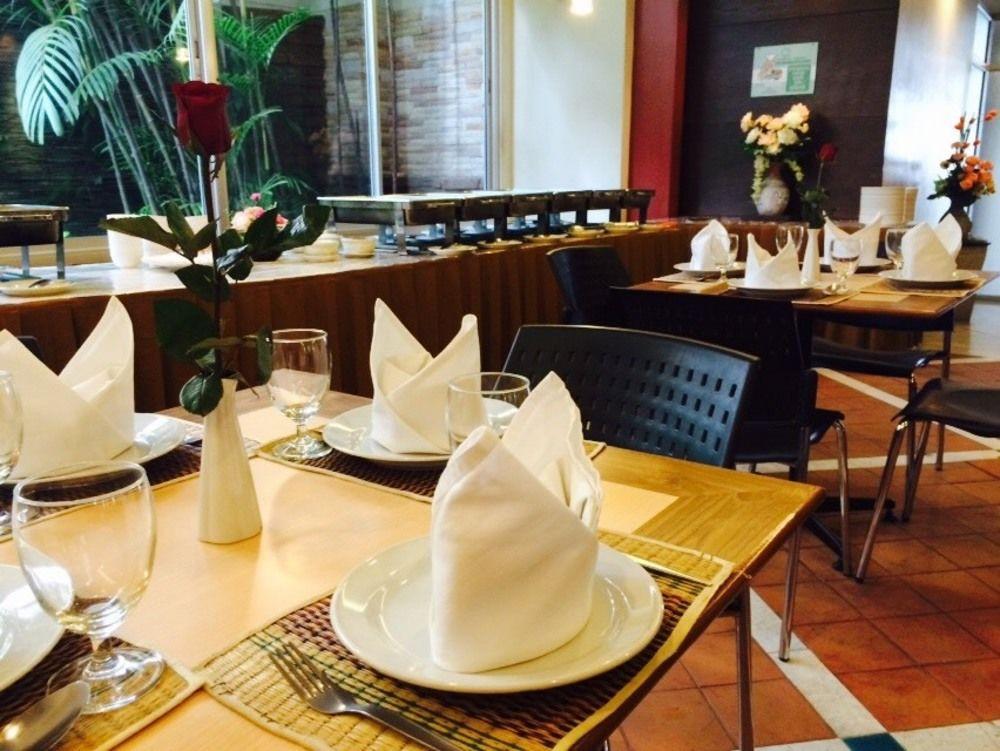 Hatyai Golden Crown Hotel Hat Yai Exteriör bild