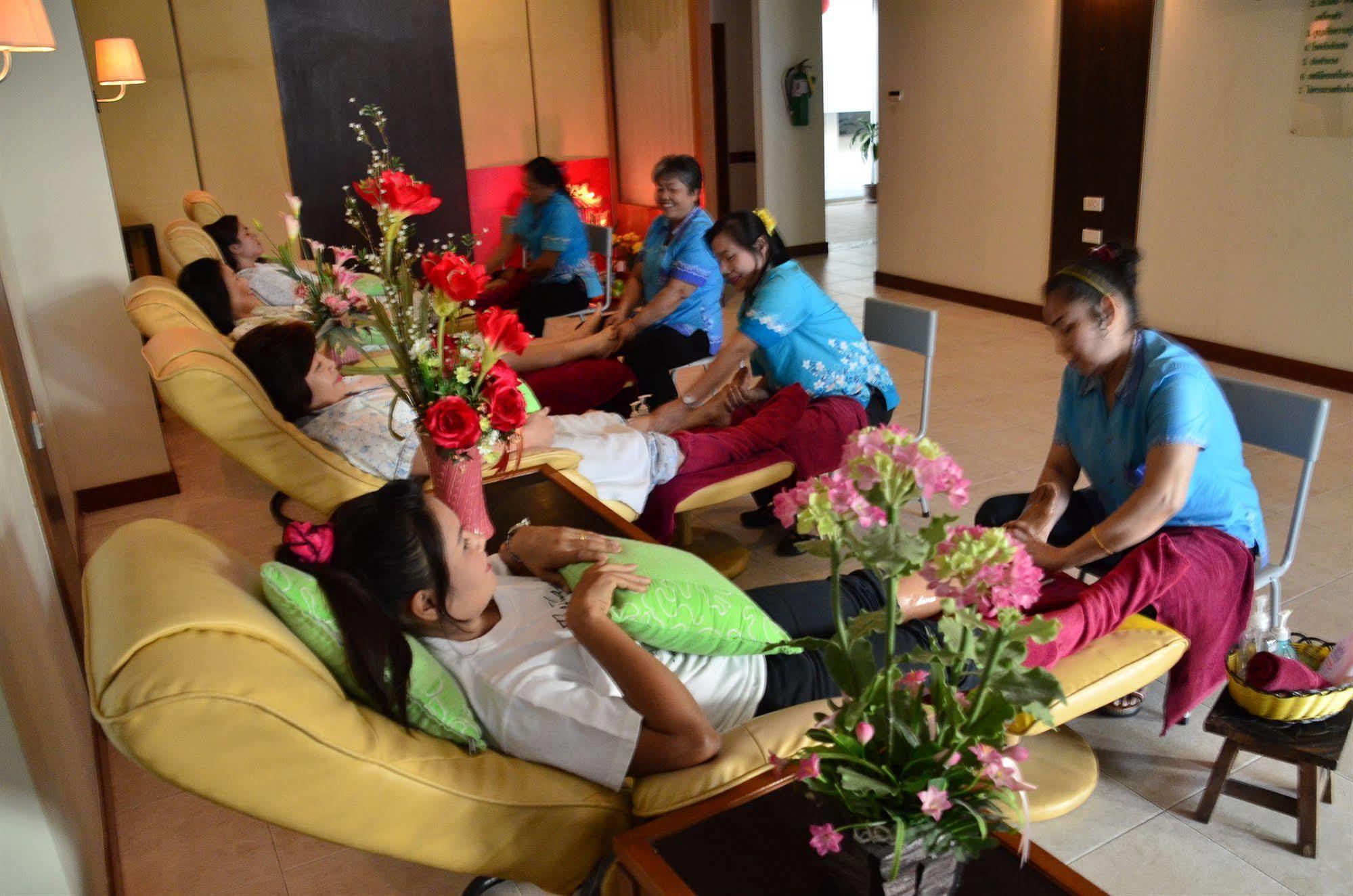 Hatyai Golden Crown Hotel Hat Yai Exteriör bild